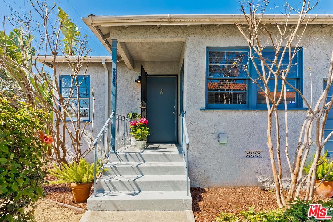 Foto principal - 3823 Moore St