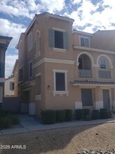 Building Photo - 426 N Oak St