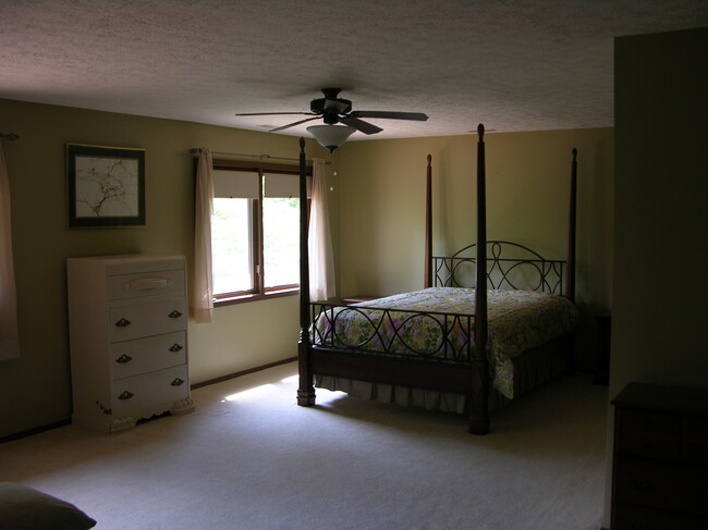 Foto del edificio - 1545 S Stone Dr