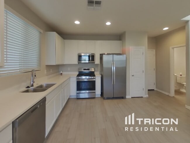 Foto del edificio - 5830 W Wood St