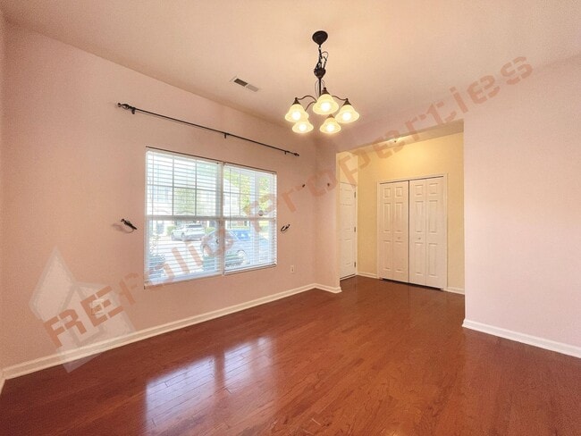 Building Photo - 1304 Cozart St