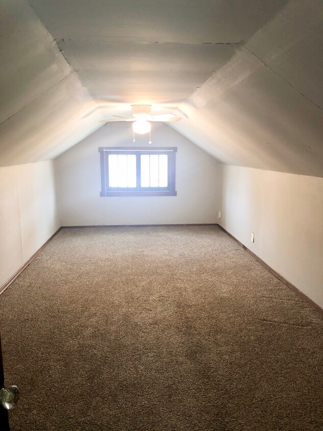 Foto principal - 1432 Lakeview Ave