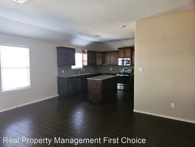 Building Photo - 3 br, 2 bath House - 525 Ridge Point