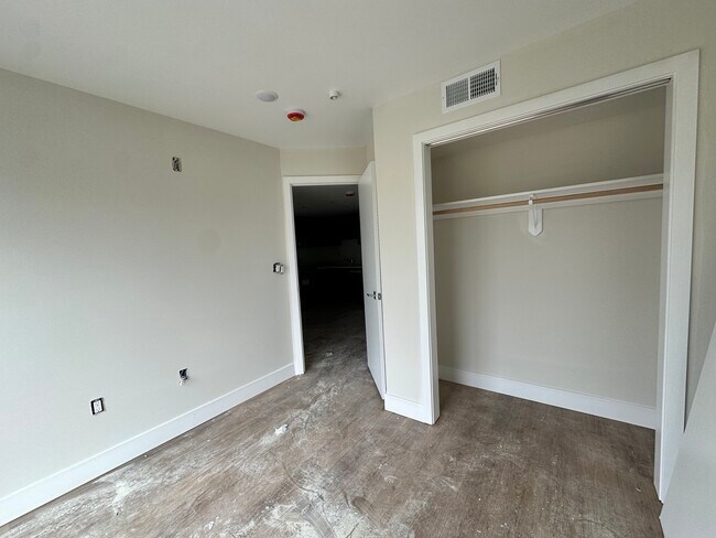 Foto del edificio - 945 52nd St NE