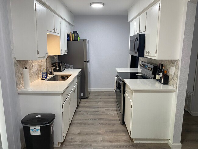 Foto del edificio - 408 Northway Dr