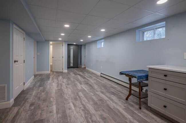 Foto del edificio - 133 Raymond Rd