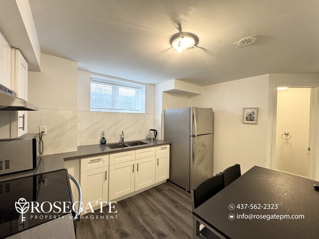 Photo du bâtiment - Spacious 2-Level 1-Bedroom Basement Apartment with In-Unit Laundry – Brampton