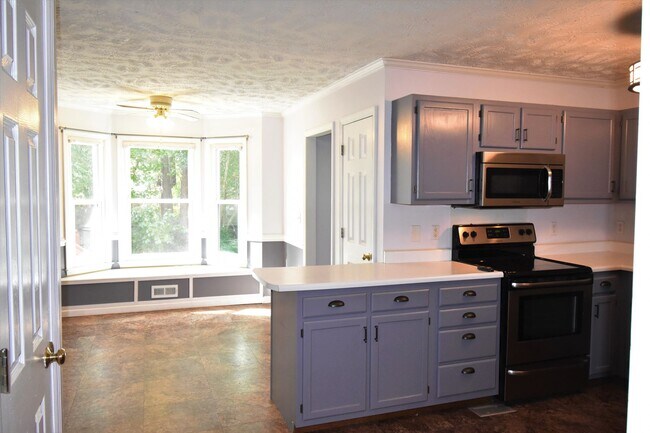 Foto del edificio - 3 Bedroom 2.5 Bath Home with Bonus room