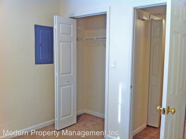Building Photo - 1607 Alexandria Dr