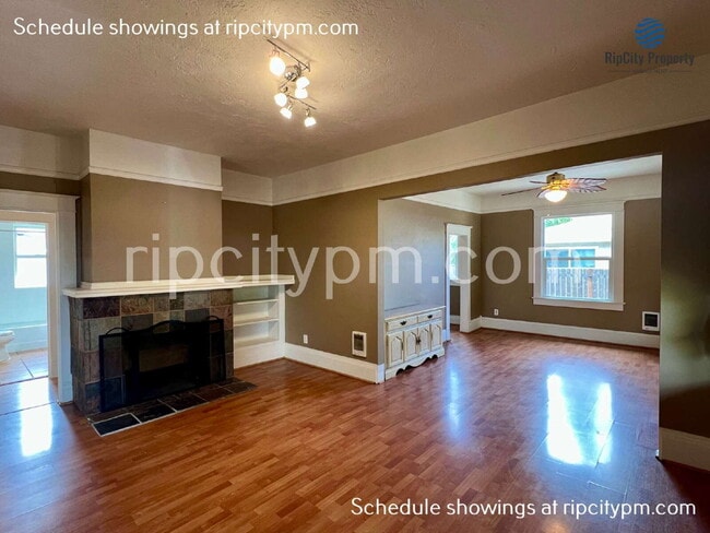 Foto del edificio - 3820 E Main St