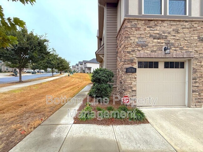 Foto del edificio - 5688 Garrow Glen Rd