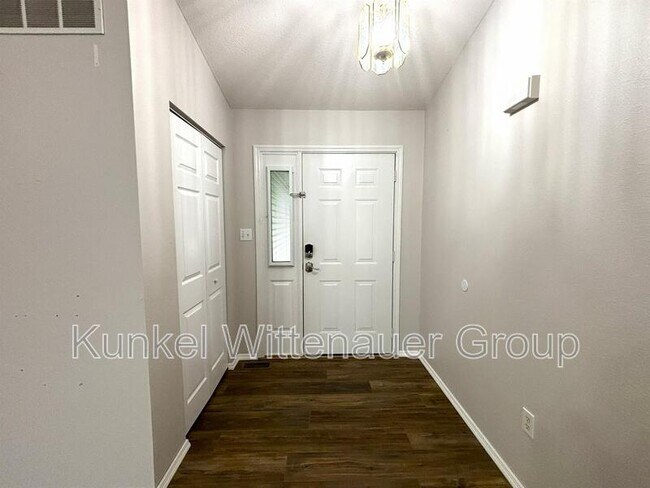 Foto del edificio - 1514 Peach Orchard Ln