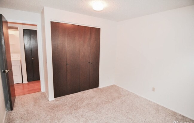 Building Photo - 90 Windward Dr
