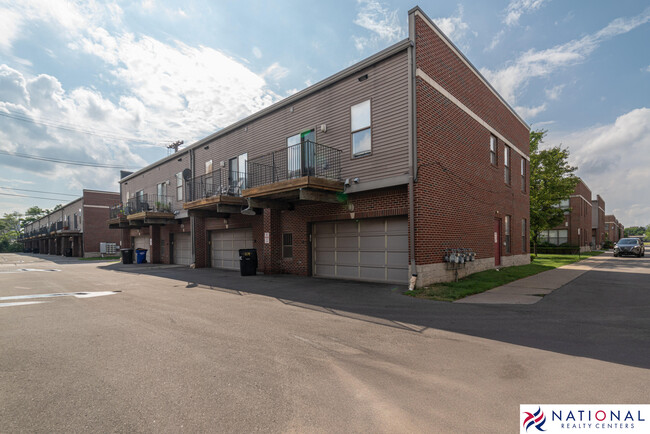 Building Photo - 10 W Bethune St