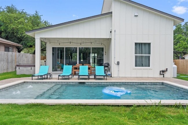 Foto del edificio - 2211 White Dove Pass