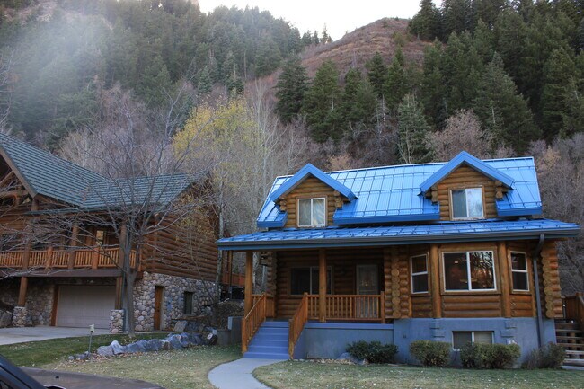 Foto del edificio - 6747 Fairfax Dr