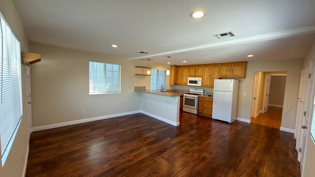 Foto del edificio - 2616-2618 Cullen St
