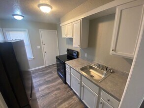 Building Photo - 1514-1520 E 3rd St N