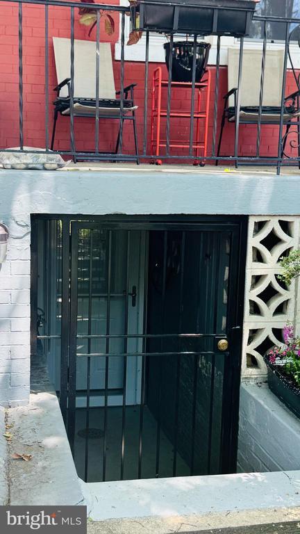 Foto del edificio - 4207 Illinois Ave NW
