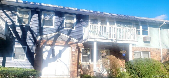 Building Photo - 5 A Hemlock Dr