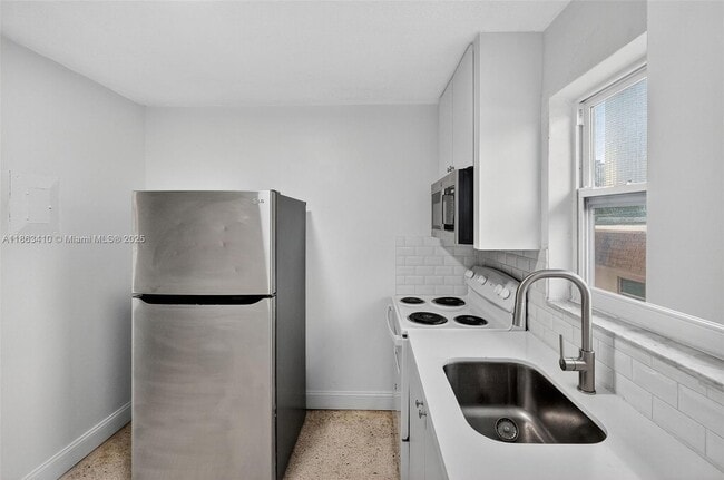 Foto del edificio - 458 SW 9th St
