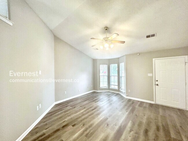 Foto del edificio - 4351 Kentbrook Dr