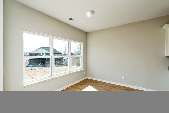 Building Photo - 1205 10th Way