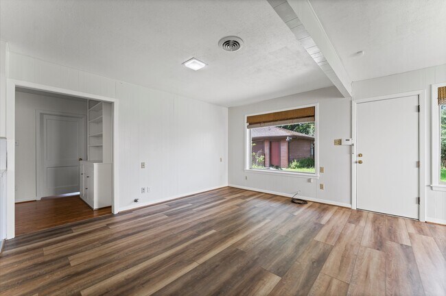 Foto del edificio - 4047 Merrick St