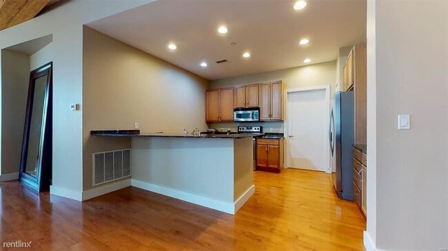 Building Photo - 2 br, 2 bath House - 630 Emerson Rd Apt 402