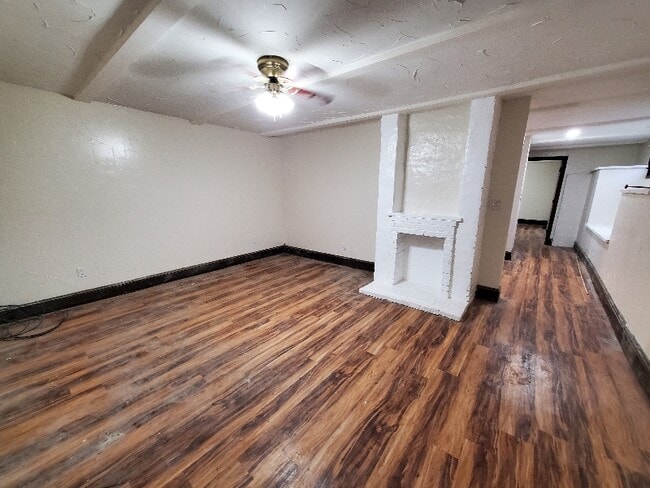 Building Photo - 905 Southwest Ave