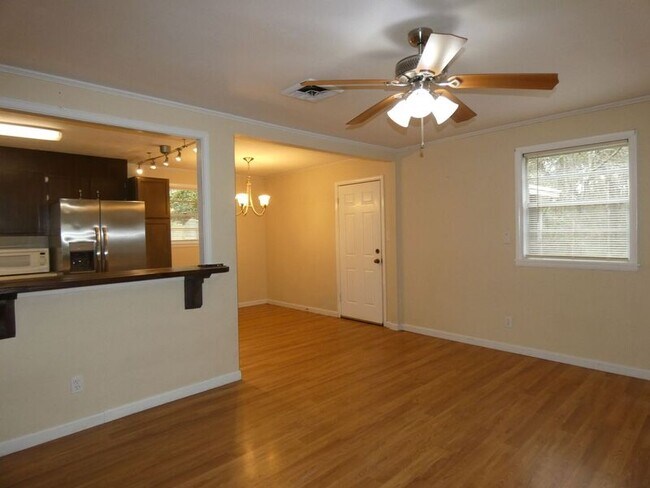 Building Photo - 5715 Quintette Rd