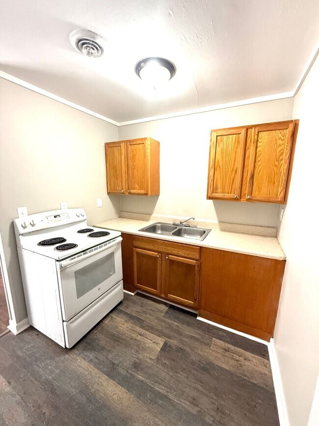 Foto del edificio - ** 3 bed 1 bath located in Forest Hills **...