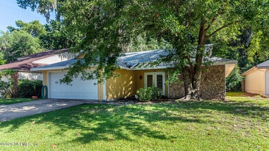 Building Photo - 13009 Bent Pine Ct E