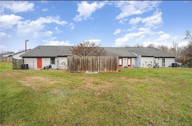 Photo - 1620 Windsong Ct Townhome