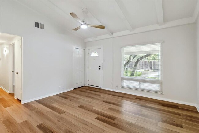 Foto del edificio - 96 Woodcreek Dr
