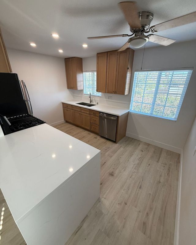 Foto del edificio - 2215 1/12 Grand Avenue