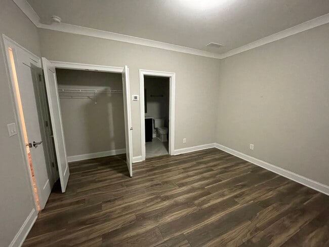 Building Photo - 707 Brennan Dr
