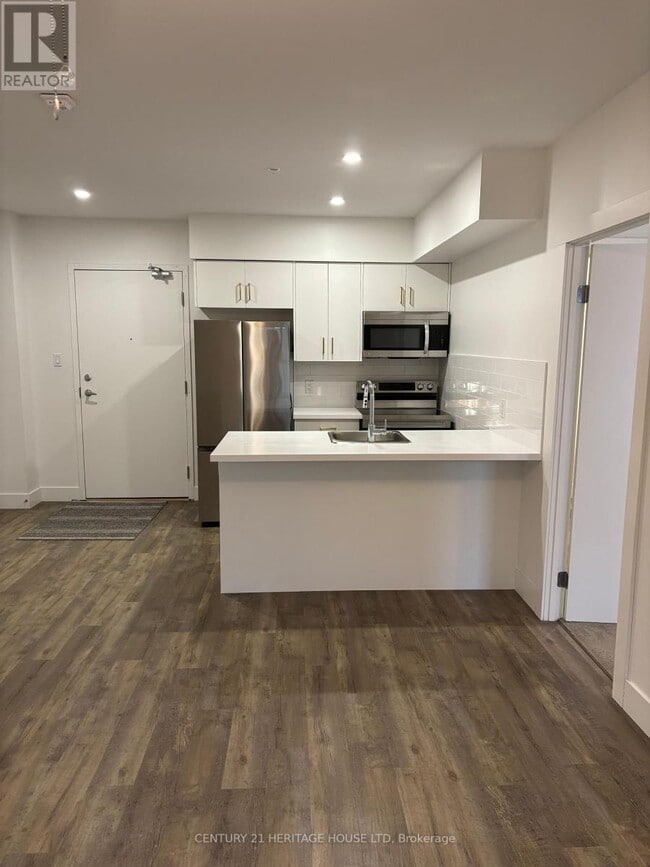 Building Photo - 69 Curtis St