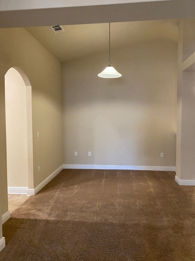 Building Photo - Excellent 3 Bedroom in Pace