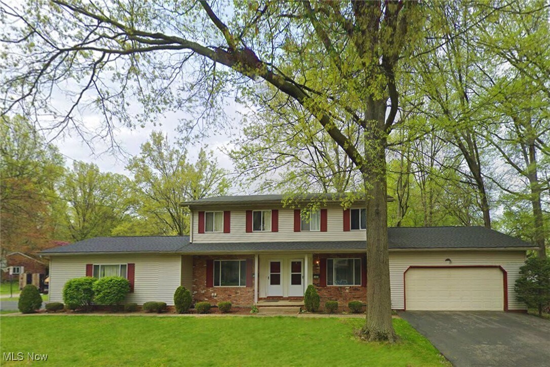 Foto principal - 2407 Hillcrest Dr