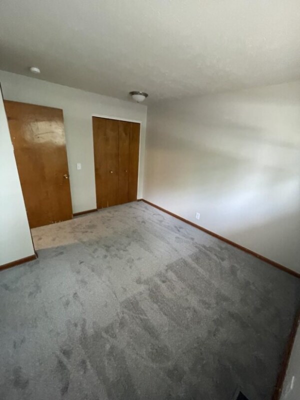 Building Photo - 331 Pershing Ave SE