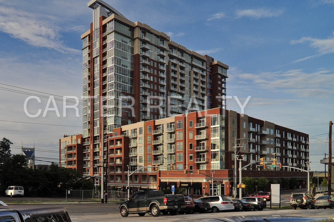 Building Photo - 600 12th Ave S