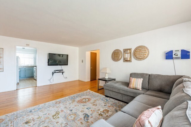 Foto del edificio - 6127 N Seeley Ave