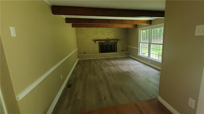 Building Photo - 344 Hays Rd