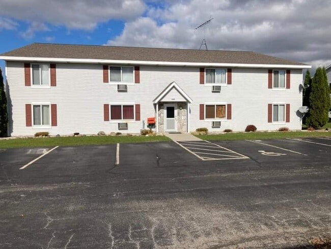 Building Photo - 1412 Meadow Ln