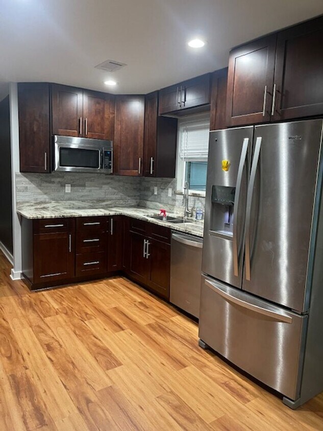 Primary Photo - AVAILABLE NOW.... 4bed/2bath in the heart ...