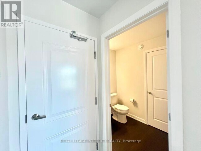 Building Photo - 713 Arcadian Private