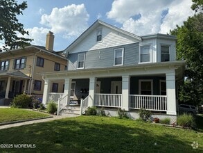 Building Photo - 601 4th Ave