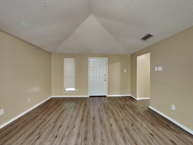 Building Photo - 7318 Elderberry Ln