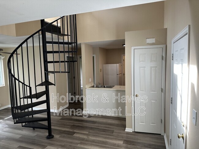 Building Photo - 4531 Boardwalk Dr